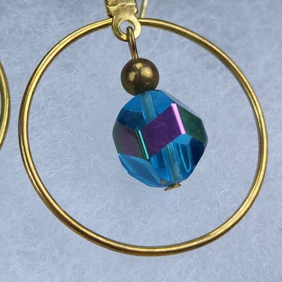 💚NWT Blue Crystal Bead in Gold Plated Dangling Hoop Earrings - Picture 5 of 6